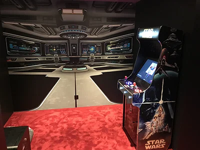 Salle cinéma décorée sur le thème Star Wars